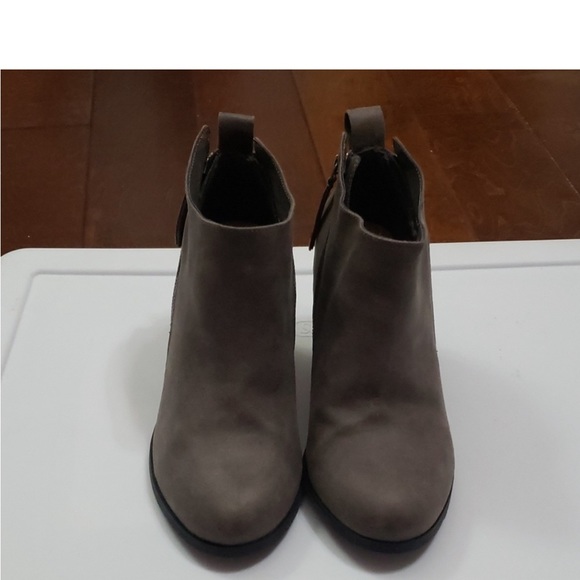 Torrid size 10 grey booties new - Picture 6 of 6